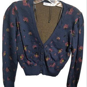 NEW! Cute womens crop sweater, never worn.Size small.